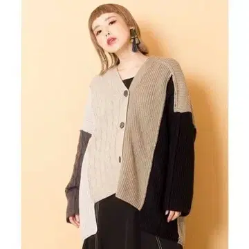 새상품 오즈모시스 블로킹 케이블 니트 가디건