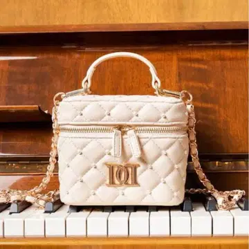 다리치 퀼팅 펄 스퀘어 백