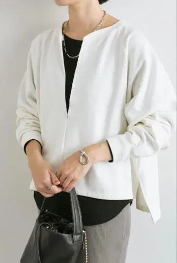 [ 택 포함 ] RIVE DROITE 리브 드와 키넥 오버 맨투맨