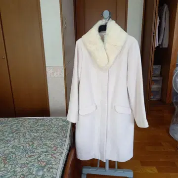 새상품급 마제스틱 레곤 코트(퍼 포함) 프리 사이즈