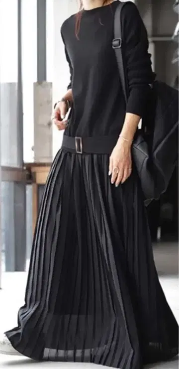 안티카 벨트 포함 플리츠 원피스