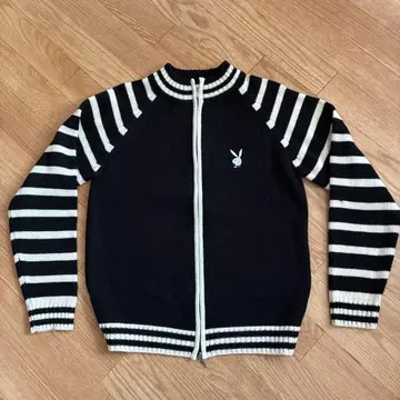 PLAYBOY M 블랙 니트 스웨터 y2k 백 로고