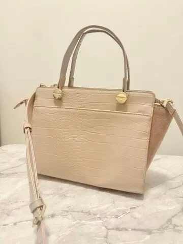 [ DIANA ] 악어 엠보싱 백 핑크 베이지