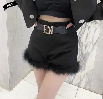 밑단 퍼 하이웨스트 숏팬츠 elmyu