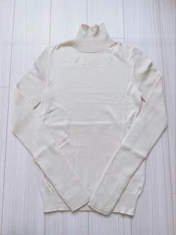LECIELBLEU 아이보리 터틀넥 니트