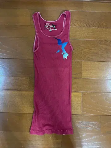 Free city 빨간색 탱크탑 LIFE NATURE LOVE