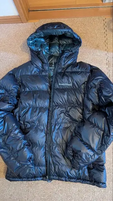 몽벨 라이트 알파인 다운 파카 L 사이즈 블랙 (남성용)