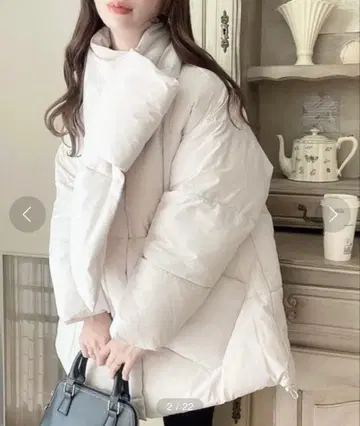 매트 폴리에스테르 머플러 포함 노카라 파이버 다운 자켓