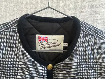 트래디셔널 웨더웨어 아크리 퀼팅 코트 체크 무늬