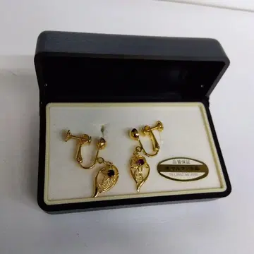 리프 모티브 금 도금 귀찌