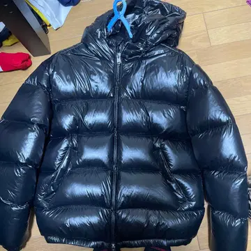 ZARA 블랙 다운 자켓 L 사이즈