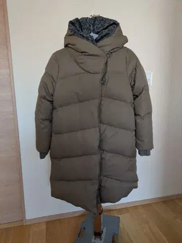 올리브 다운 자켓 레오파드 무늬