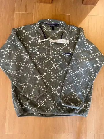 레어 Patagonia 94's 눈꽃 패턴 신틸라 스냅 티