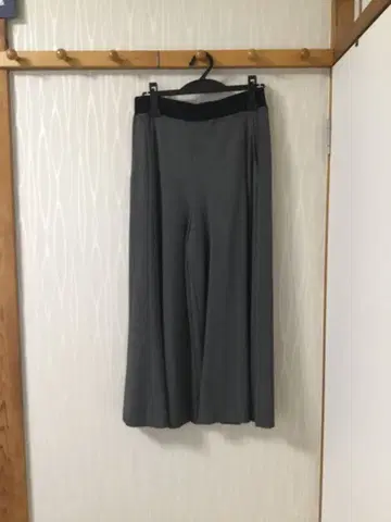 La IMAGE 그레이 가우초 팬츠 블랙 허리