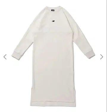 뉴발란스 원피스 맨투맨 화이트 사이즈 M