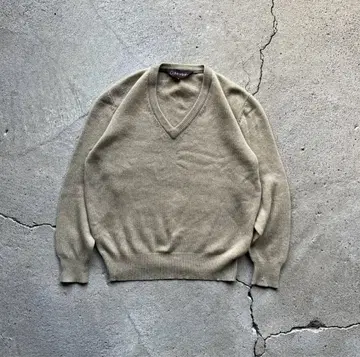 90s Calvin Klein V-neck knit