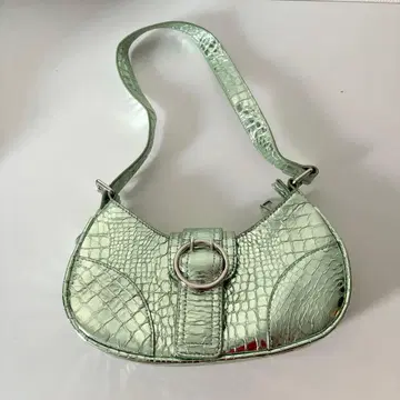 레이빔즈 그린 메탈릭 핸드백 그린