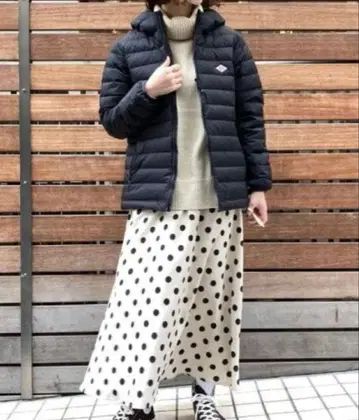 단톤 후드 부착 블랙 다운 자켓 38