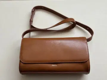 스탠드 오일 버터 백 숄더백 브라운