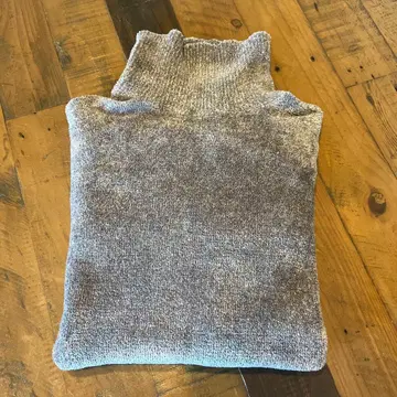 씨그린 터틀넥 스웨터