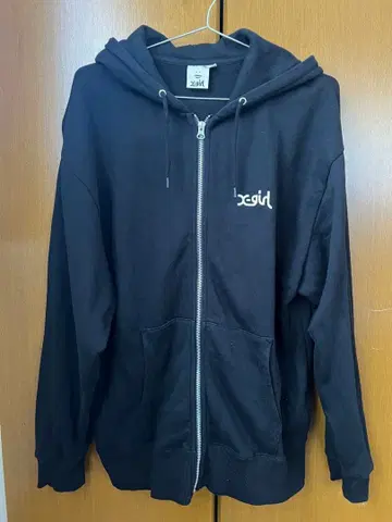 블랙 후드티 프론트 지퍼 레오파드 무늬