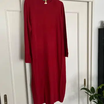 레드 긴팔 니트 원피스 LINEA.B