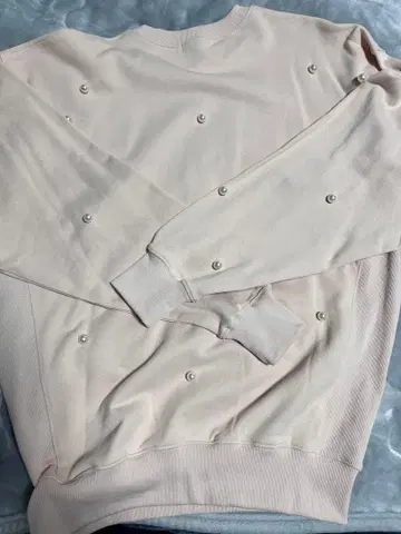 MARRY ME 핑크 펄 장식 맨투맨