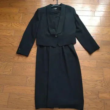 도쿄 이긴 블랙스 자켓과 드레스 세트 13호