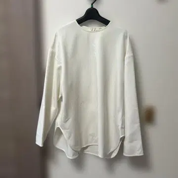 yori 화이트 긴팔 상의