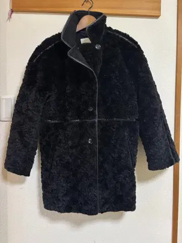 블랙 보아 코트