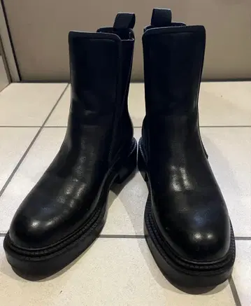 ZARA 부츠 24.5cm