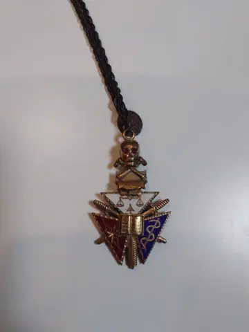 프리메이슨 펜던트 탑