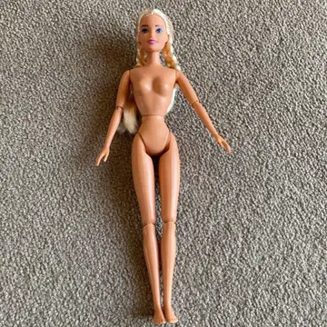 바비 인형 금발 뜨개질