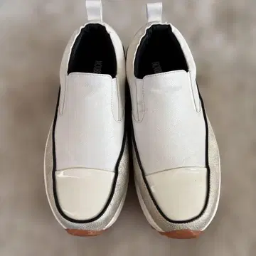 Noubel Voug Relax 화이트 슬립온