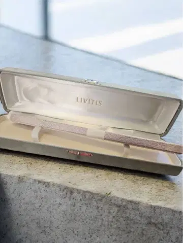 LIVITIS 옅은 핑크 라메 반짝이는 메탈 허리띠