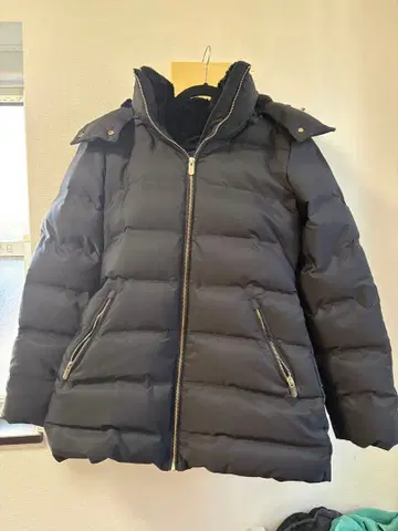 ZARA 블랙 퍼 달린 다운 자켓