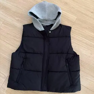 ZARA 후드 부착 다운 베스트