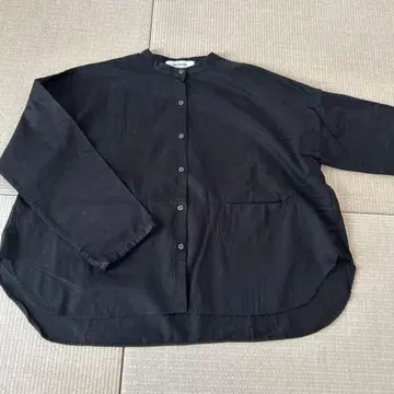 베리떼꾸르 포켓 절개 셔츠 자켓 블랙