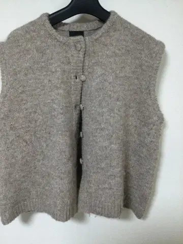 늑대와 올빼미 니트 베스트