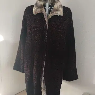 CASTLE BERRY 라메 와인색 퍼 옷깃 롱 코트