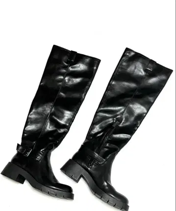 ZARA 블랙 니하이 부츠 버클 포함