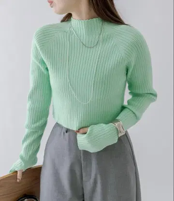 [ 새상품급 ] [mline]숏 프티 하이 니트