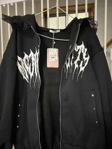 Majoretty 귀 달린 지퍼 후드티 L