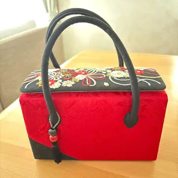 일본 의류용 백 빨간색과 블랙 자수