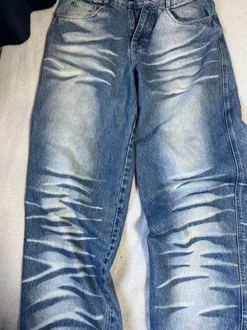 BANDINI 데미지 가공 스트레이트 데님 팬츠