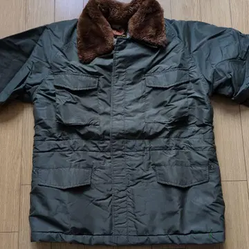 초레어 쇼와 퍼 카라 부착 보아 자켓 다크 그린