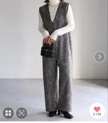 [ 새상품 ] 트위드 그레이 계열 깊은 V넥 살로펫