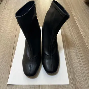 로리즈팜 블랙 가죽 하이힐 부츠