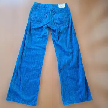 TRUE RELIGION 와이드 스트레이트 데님 24