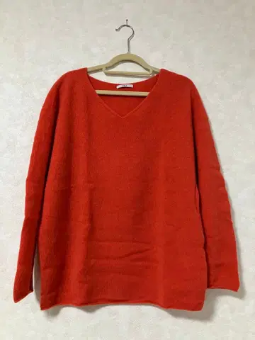 이에나 울 V넥 돌먼 슬리브 스웨터